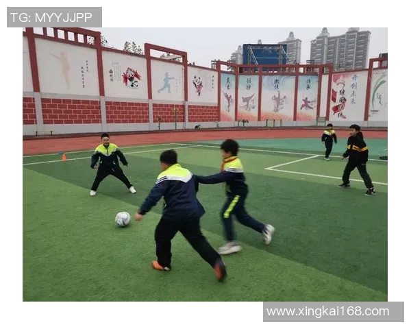 新生代足球球星基本功训练解析与技术提升路径探讨 新生代足球球星基本功训练解析与技术提升路径探讨