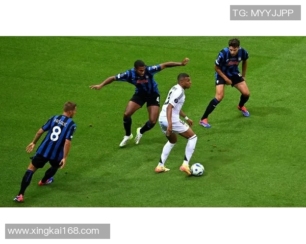 球星互动精彩瞬间全记录 足球巨星之间的默契与挑战 球星互动精彩瞬间全记录 足球巨星之间的默契与挑战