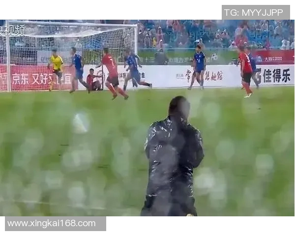 足球巨星泪洒赛场背后原因揭晓球迷感动落泪心酸瞬间引发热议 足球巨星泪洒赛场背后原因揭晓球迷感动落泪心酸瞬间引发热议